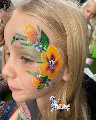 Art-Z Mom Face Painting logo
