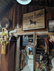 Bridgewater Primitives Store logo