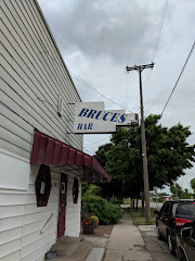 Bruce's Bar logo