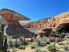 Cars Land logo