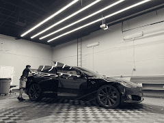 Diamond Garage logo