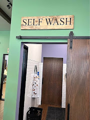 EarthWise Pet Supply & Grooming SWOKC logo