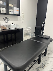 Luna and Sol Wax studio - Brazilian waxing and Lash lifts logo