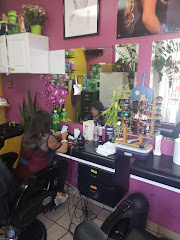 Madam's Beauty Salon logo