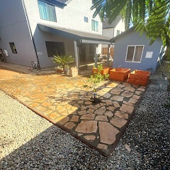 MEDFORD & DAUGHTERZ EXTREME LANDSCAPING logo