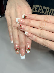 T's Nails & Spa logo