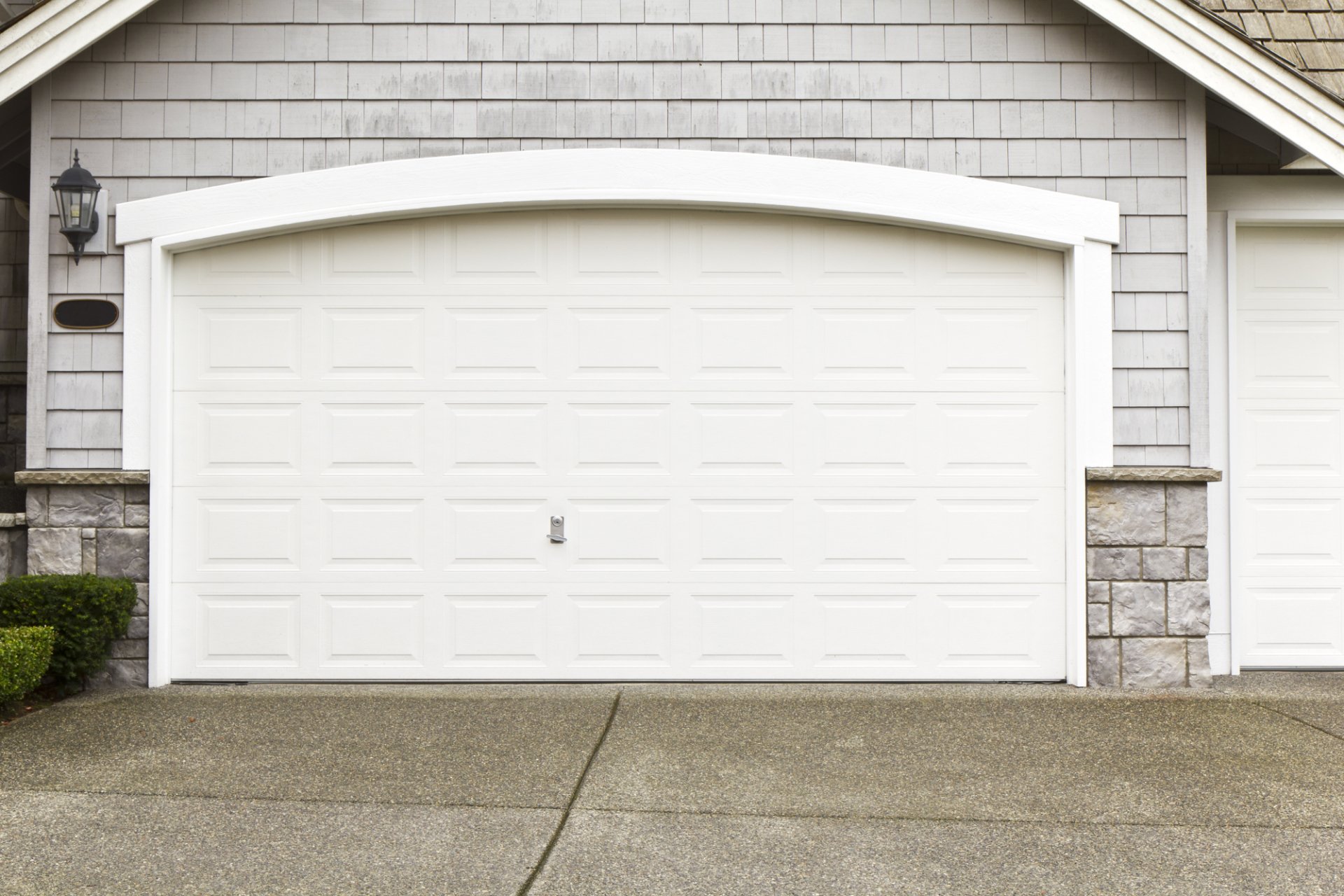 The Garage Door Guys, LLC logo