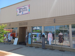 Thrifty Treasures logo