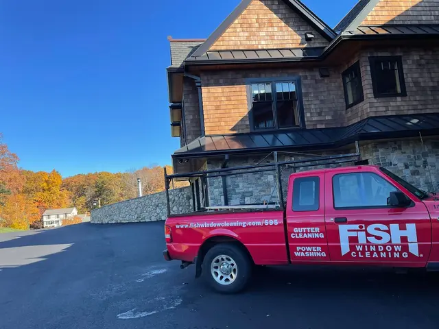 Fish Window Cleaning — photo from the business 9
