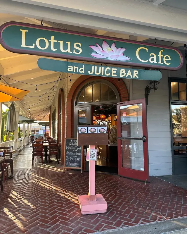 Lotus Cafe & Juice Bar — customer photo 12