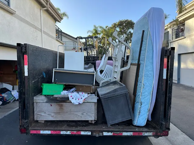 Dude Where's My Junk Inc — photo from the business 5