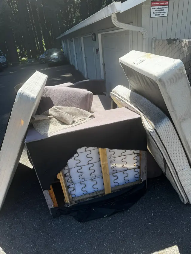 Willamette Valley Junk Removal LLC — photo from the business 9