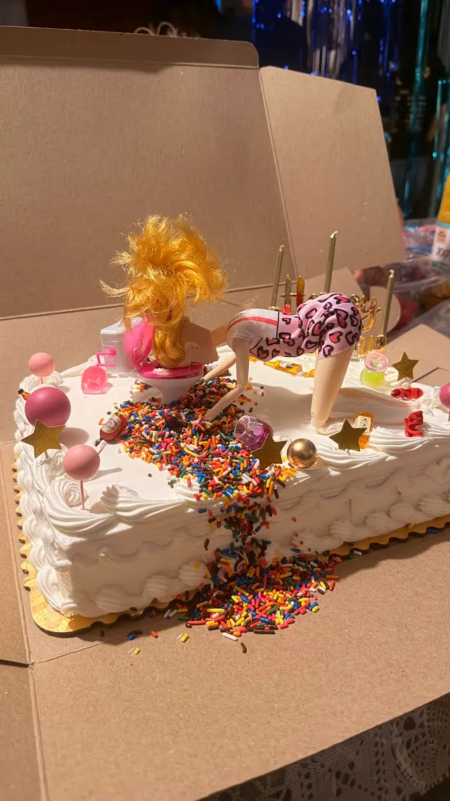 Customer photo of work by Café Esmeralda Cakes & Bakery, from Phoenix Wing's review