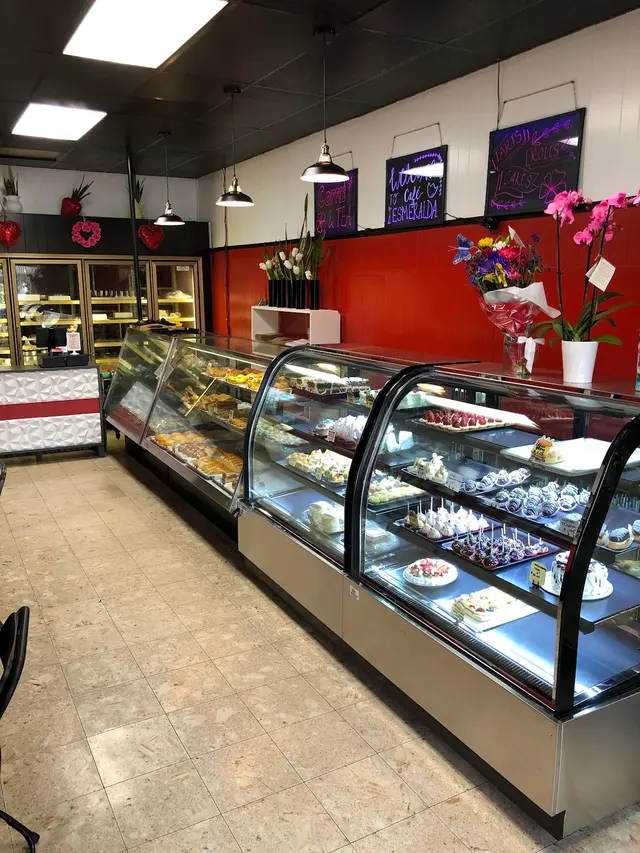 Café Esmeralda Cakes & Bakery — photo from the business 1