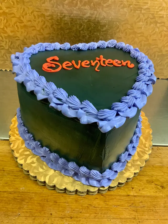 Café Esmeralda Cakes & Bakery — photo from the business 2