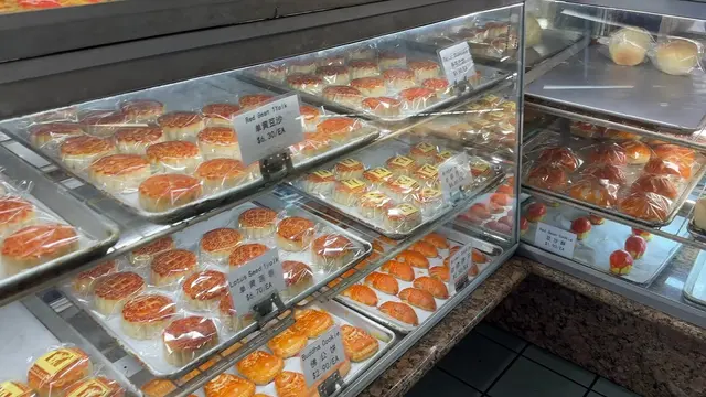 Long’s Family Pastry — customer photo 2
