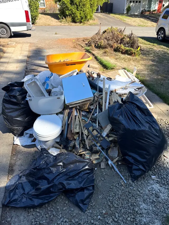 Fast N Easy Junk Removal — customer photo 5