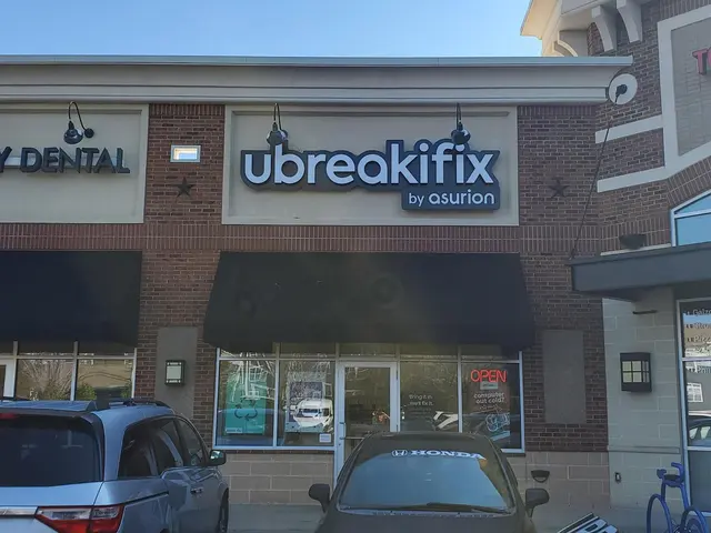uBreakiFix - Phone and Computer Repair — photo from the business 2