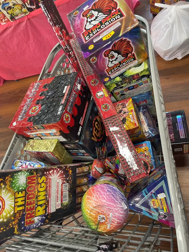 Lynn’s Fireworks — customer photo 9
