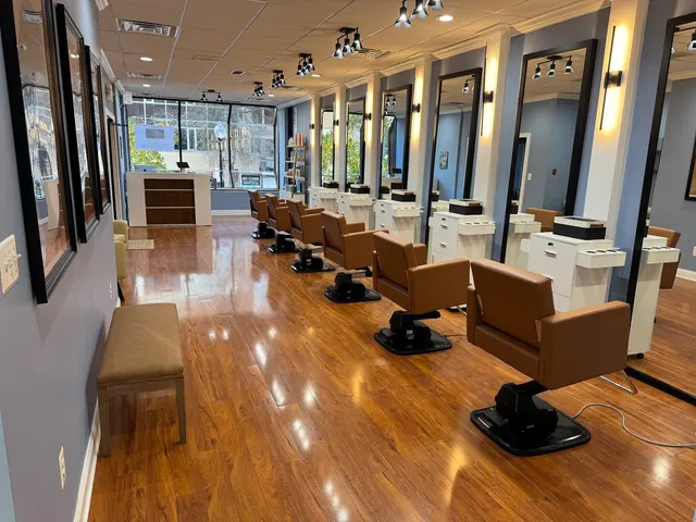 Salon Emmanuel - Inclusive Hair Salon / Barbershop — photo from the business 2