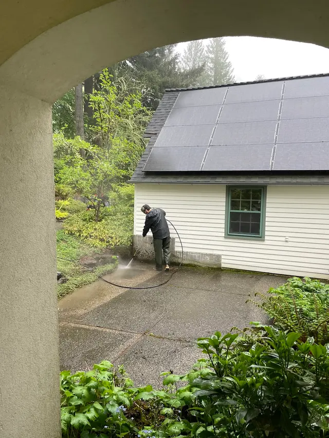 AA Window, Roof & Gutter Cleaning — photo from the business 4