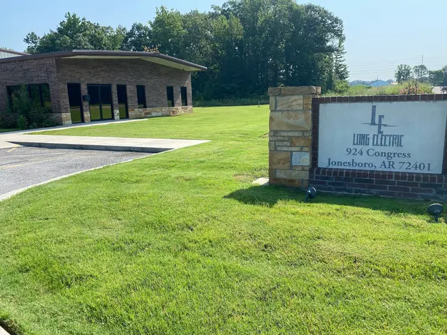Jones Lawn Care LLC — photo from the business 8