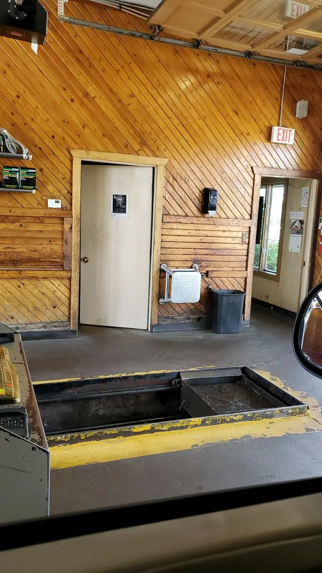 Uncle Ed's Oil Shoppe — customer photo 6
