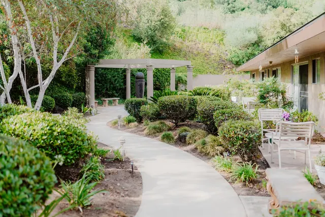 Cloisters Of The Valley — photo from the business 10