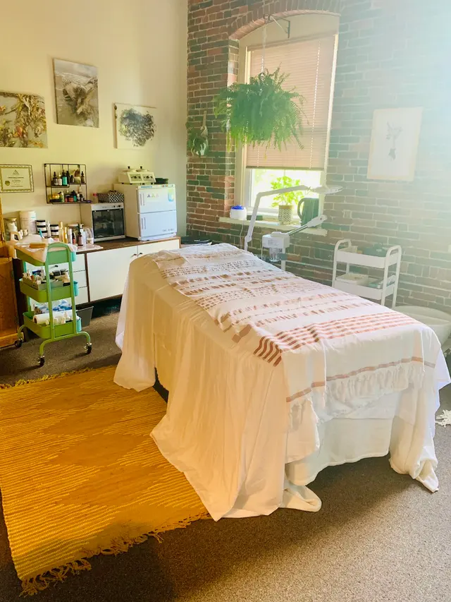 holistic skin and tonics — photo from the business 5
