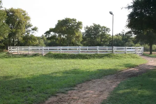 White Fences Equestrian Center — photo from the business 3