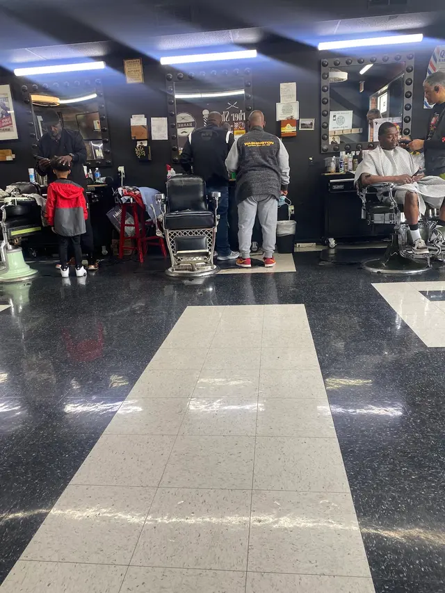 Q's Barber Shop — customer photo 1