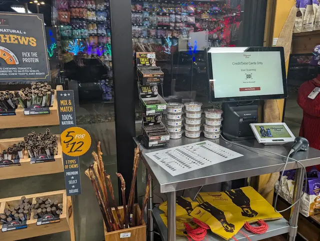 Hollywood Feed — customer photo 8