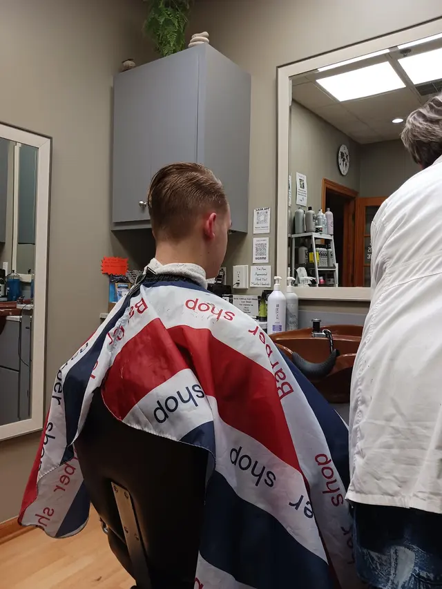 Marilyn's Barber Shop & Hair Salon — customer photo 9