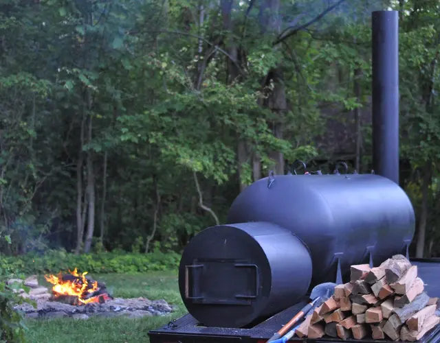 CamaradERIE BBQ — photo from the business 9