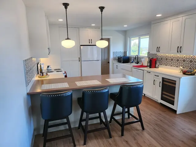 IBK / Inland Bath & Kitchen, Inc. — customer photo 3