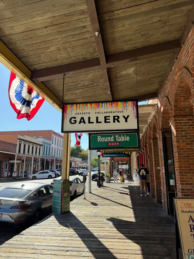 Artists' Collaborative Gallery — photo from the business 1