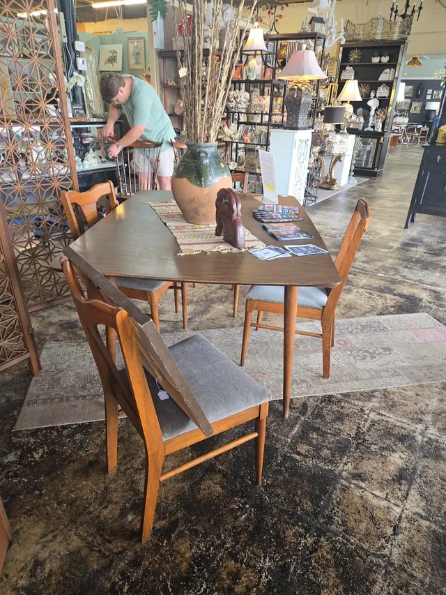 Urban Suburban Antiques — customer photo 3