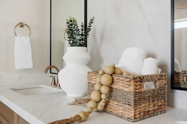 Ivoree Interiors Home Staging — photo from the business 7