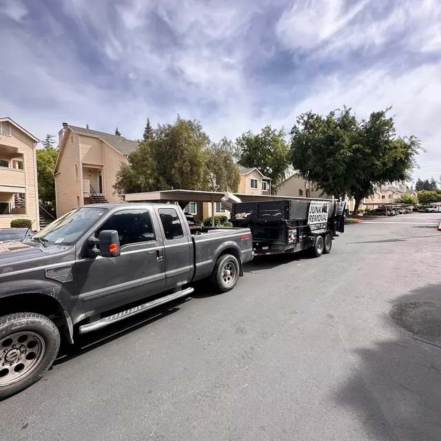 Rapid Junk Removal CA, LLC — photo from the business 3