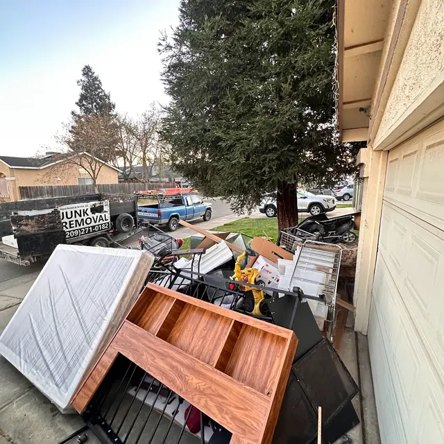 Rapid Junk Removal CA, LLC — photo from the business 1