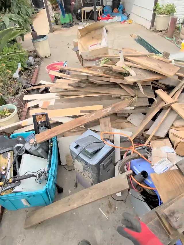 Rapid Junk Removal CA, LLC — photo from the business 8