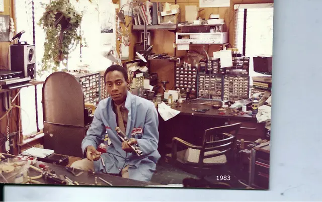 Sherm's Musical Instrument Rpr — photo from the business 5