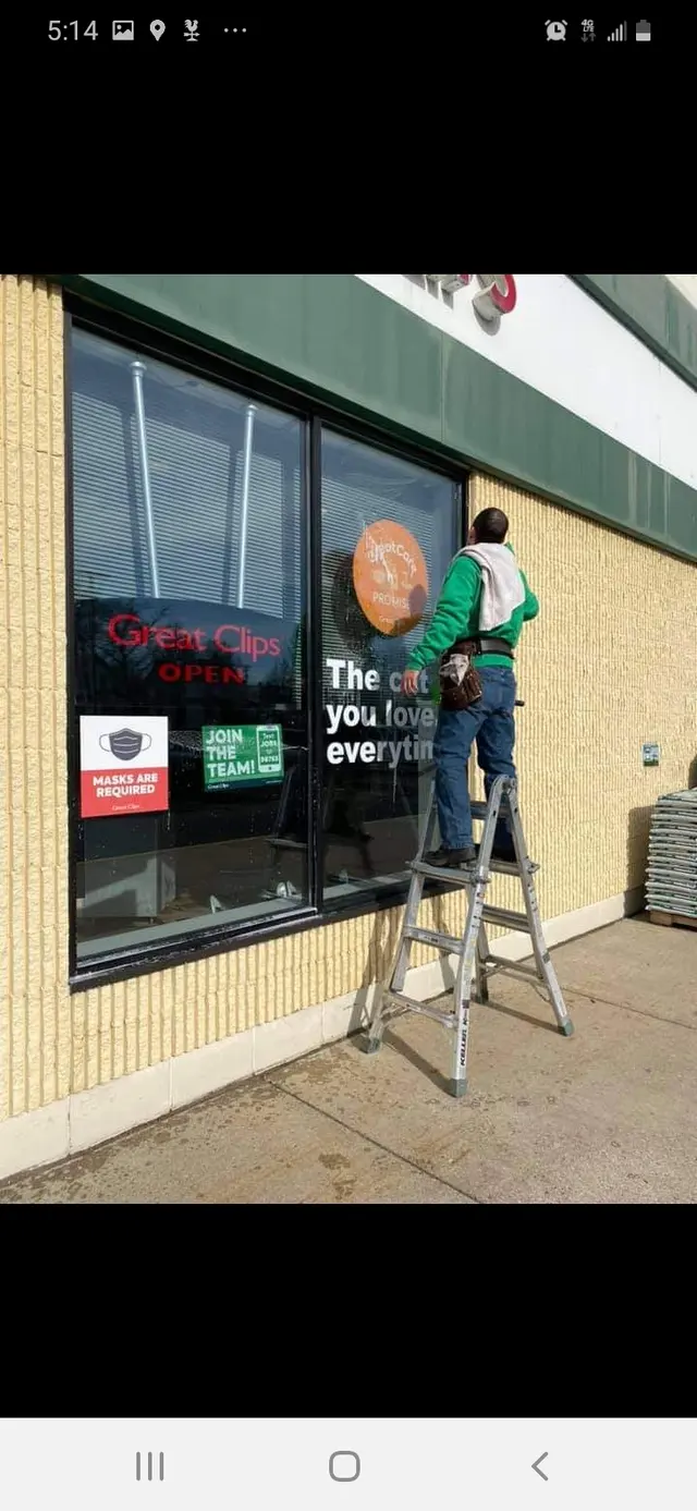 Brad Donahue's Window Cleaning — photo from the business 7