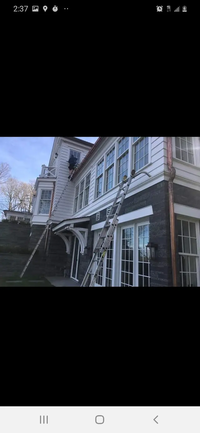 Brad Donahue's Window Cleaning — photo from the business 11