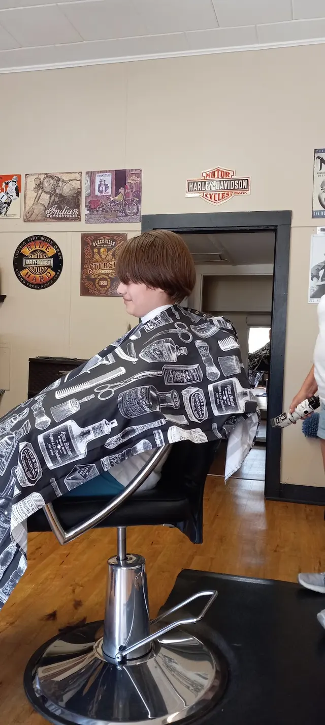 Naomi's Hair Care — customer photo 2