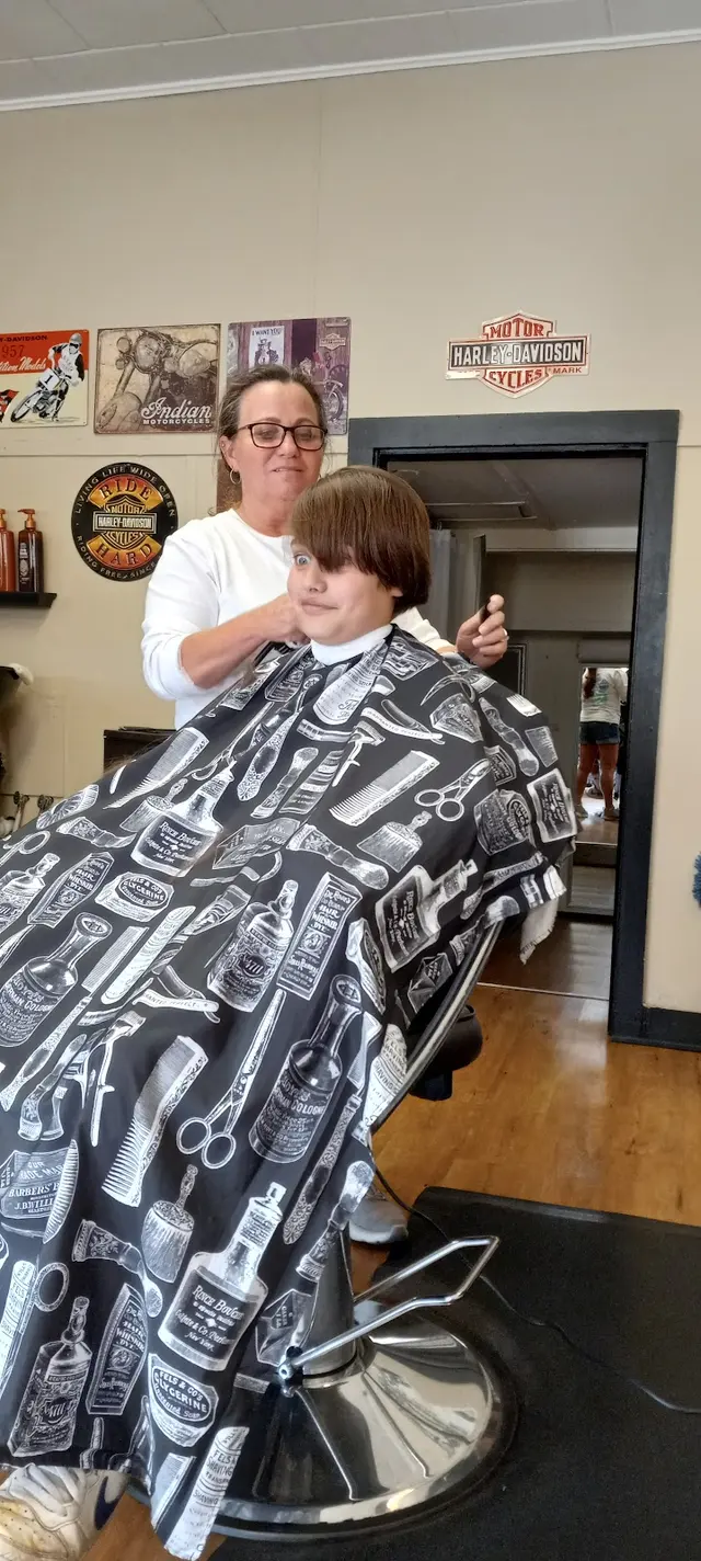 Naomi's Hair Care — customer photo 7
