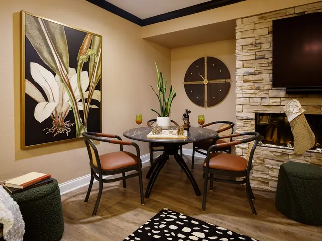 Lloyd Design Team by Decorating Den Interiors — photo from the business 3