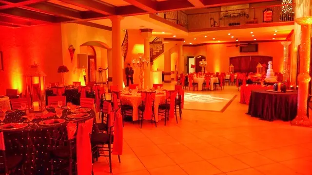 Elegante Entertainment — photo from the business 12