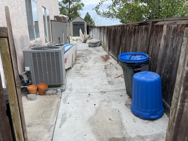 Eastlake Hauling and Junk Removal LLC — photo from the business 2