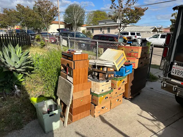 Eastlake Hauling and Junk Removal LLC — photo from the business 12